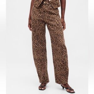 Gap High Rise Barrel Jeans size 2